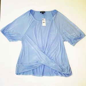 Women’s Sz M Express Soft Twist Front Short Sleeve Shirt